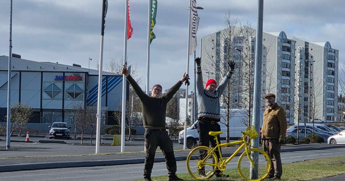 Gulmáluð reiðhjól eiga að vekja ökumenn til vitundar um öryggi gangandi og hjólandi vegfarenda
