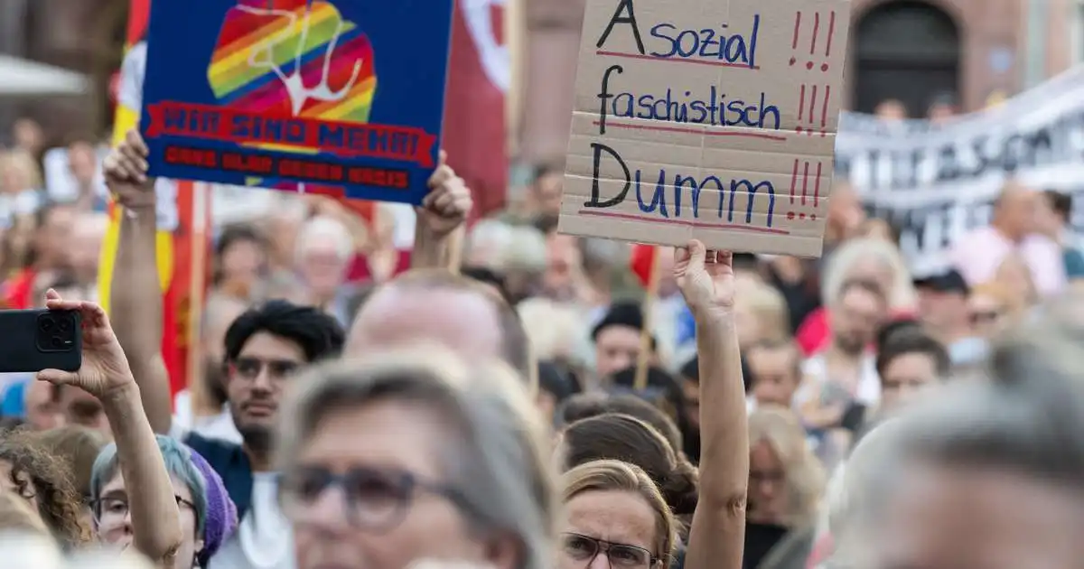 Hægriöfgamenn geta notfært sér gjána á milli raunveruleika og upplifunar