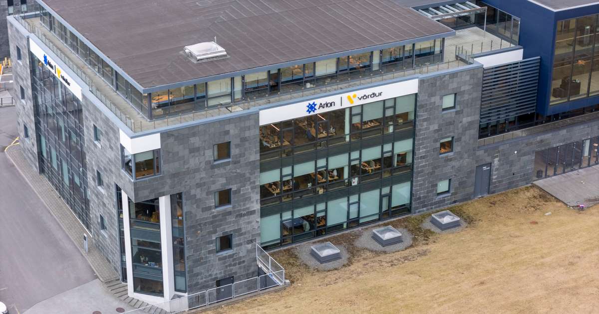 Hækka fasta óverðtryggða vexti