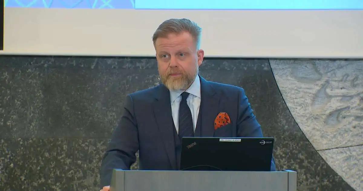 Hækka stýrivexti í 8%