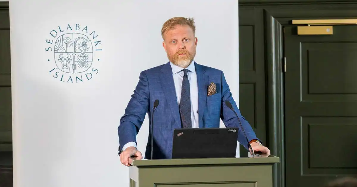 Hærri stýrivextir, meira atvinnuleysi og minni hagvöxtur