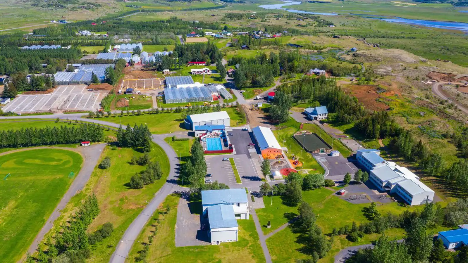 Hand­tekinn í Reyk­holti vegna kanna­bis­ræktunar - Vísir