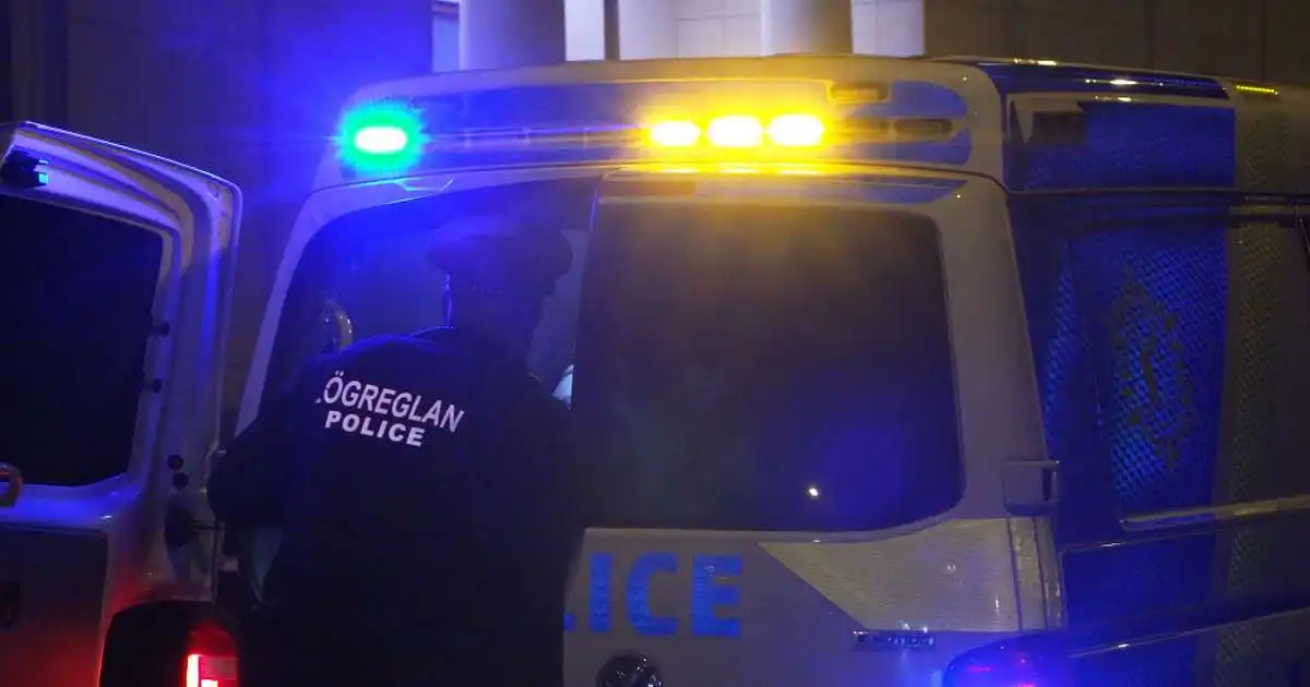 Handtekinn með læknadóp og vopn á bar í austurborginni