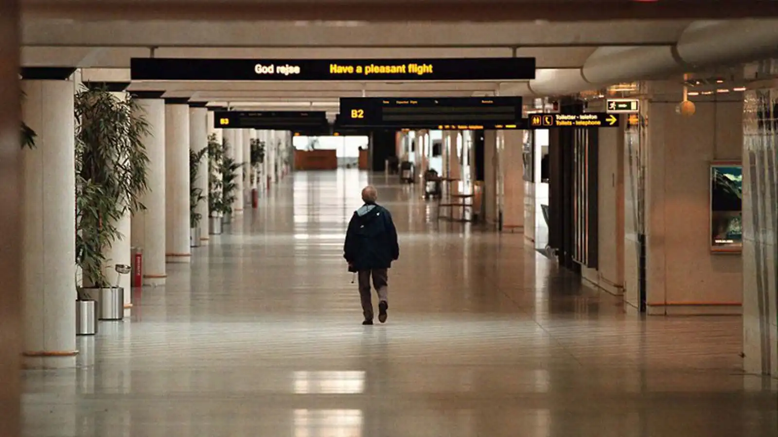 Hand­tekinn við Kastrup eftir að til­kynnt var um meinta skamm­byssu - Vísir
