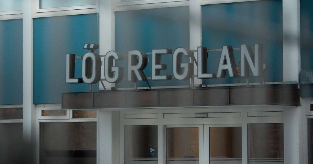 Handtóku áhorfanda í miðjum fótboltaleik á Akureyri