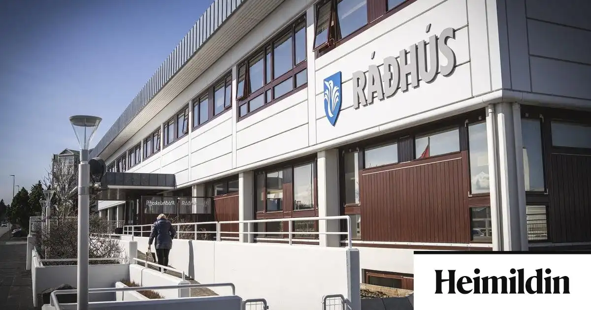 Hart deilt um 10 milljarða viðhald í Reykjanesbæ