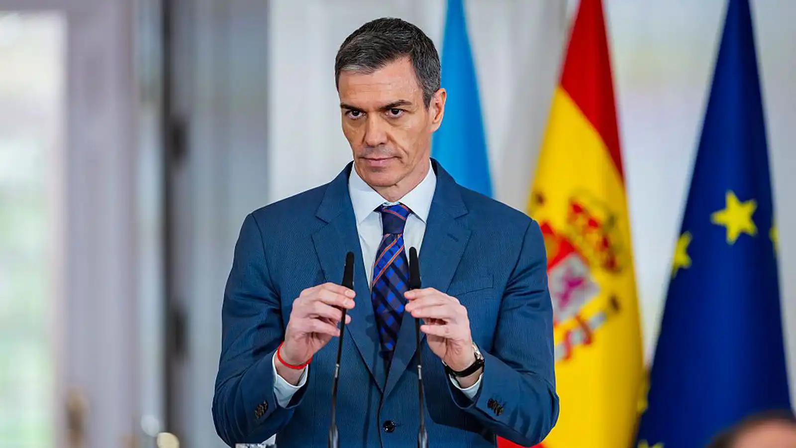 Hart sótt að Sánchez: Réttar­höld yfir litla bróður hefjast í dag - Vísir