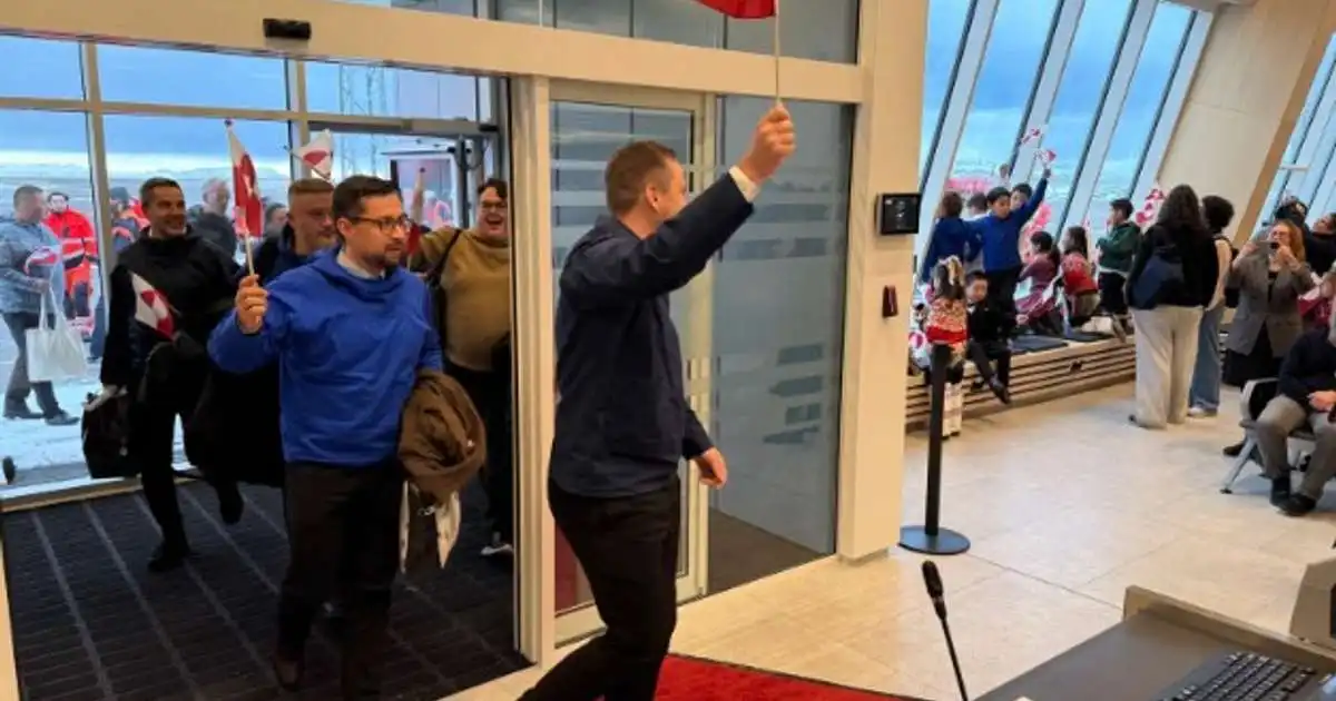 Hasssmyglari handtekinn meðan vígsluathöfn stóð sem hæst