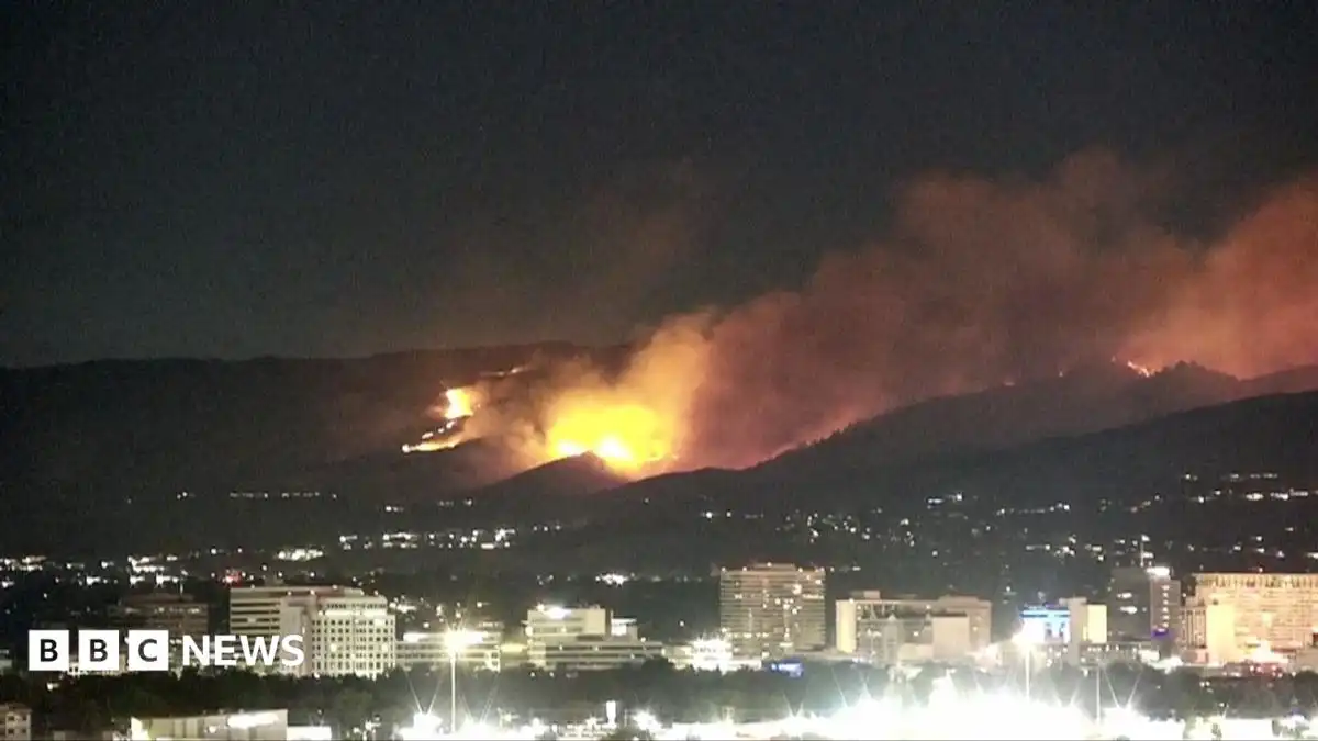 Hawk fire: 90,000 told to evacuate as wildfire approaches Reno, Nevada