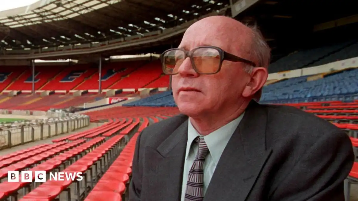 Heading footballs caused Nobby Stiles' brain disease, coroner finds