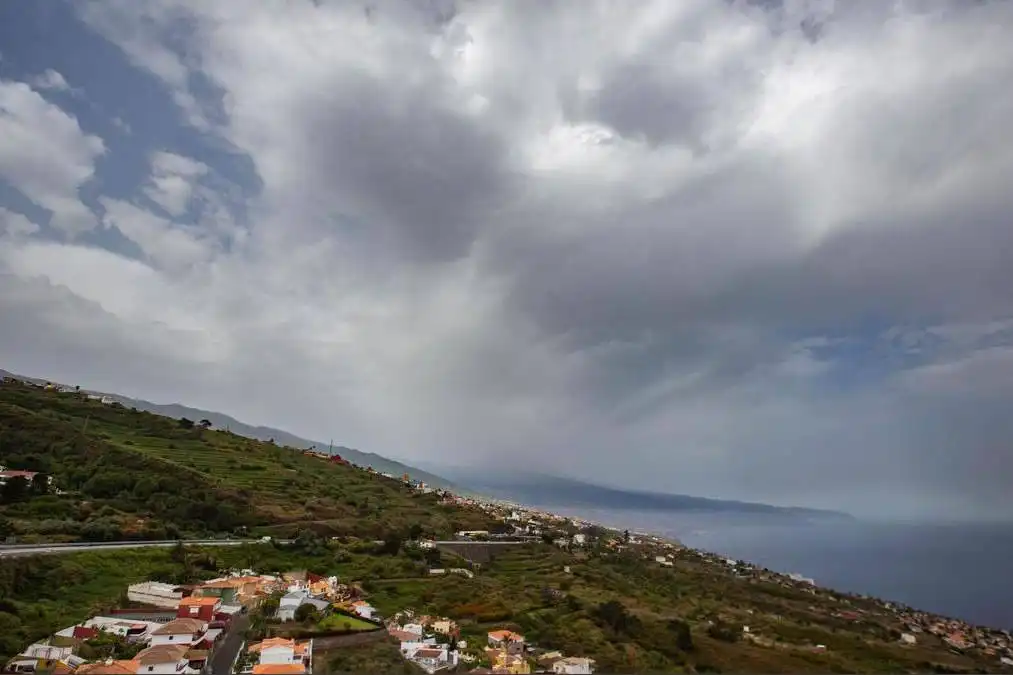 Heat alert ends as cloud and rain showers are forecast in the Canary Islands