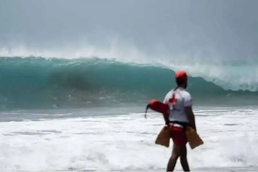Heat alert ends but warnings for strong winds and rough seas continue across the Canaries