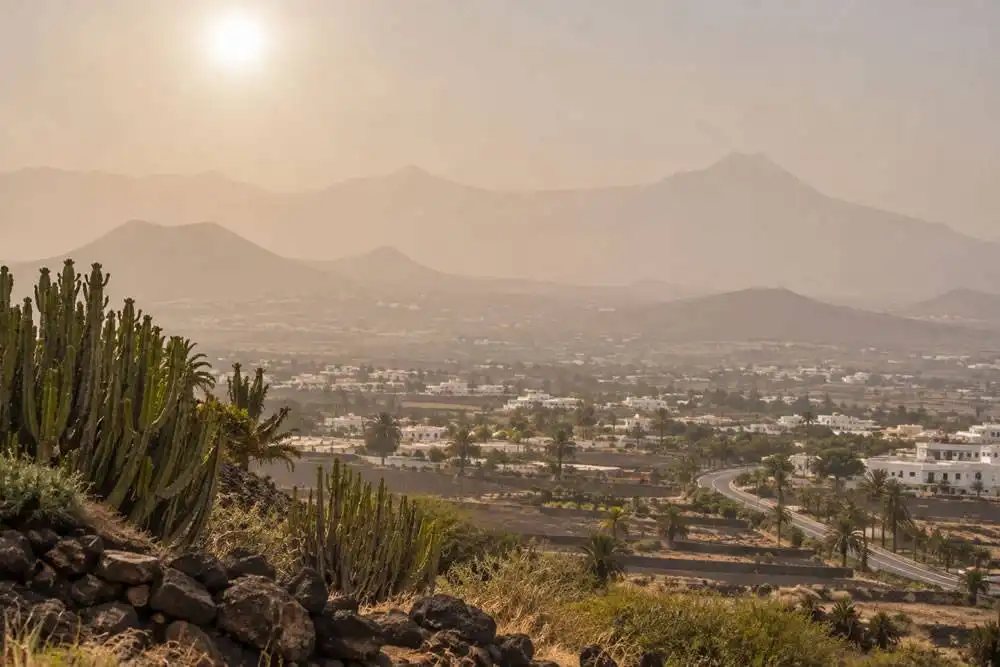 Heat alert takes effect today as temperatures of 37°C forecast in the Canary Islands