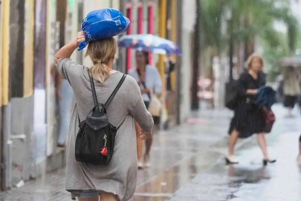 Heavy rain and thunderstorms still forecast in the Canary Islands today