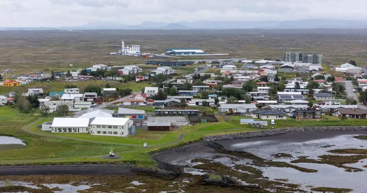 Heitt vatn alls staðar um miðnætti