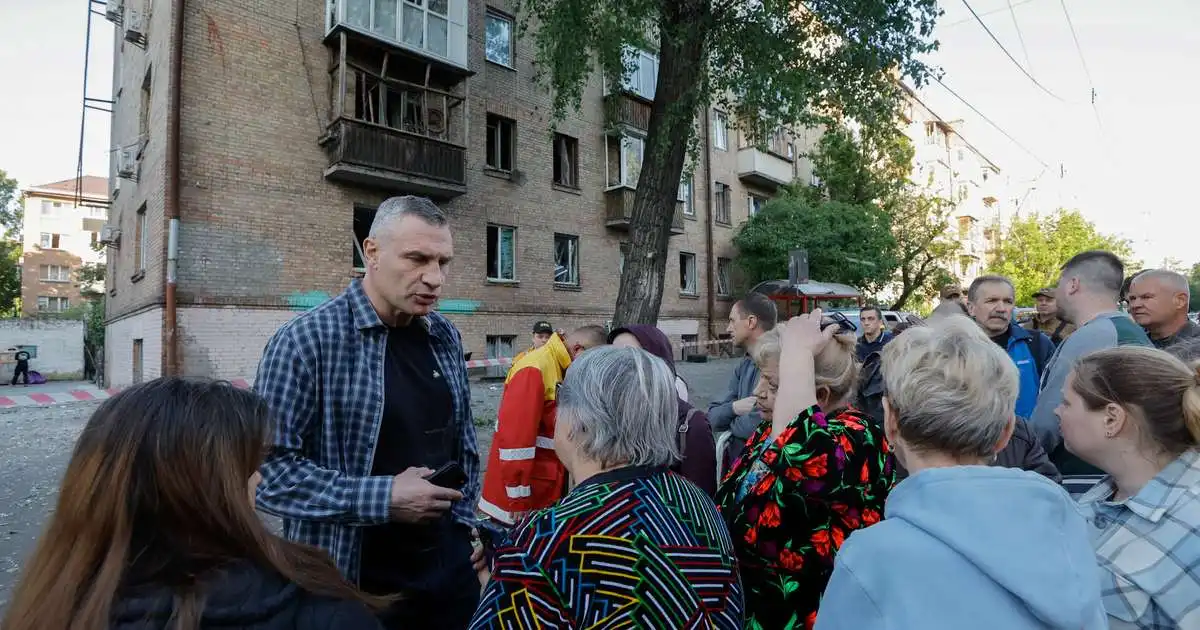 Hið minnsta sex týndu lífi í loftárásum á Kyiv