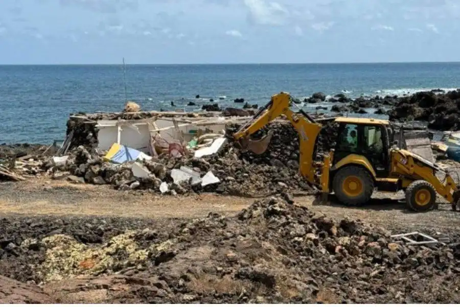 Historic seaside cottage demolished on Lanzarote coast