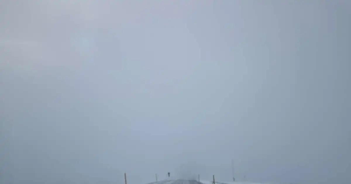 Hiti undir frostmarki og hálka á vegum