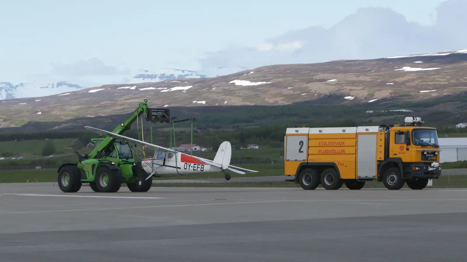 Hlekktist í lendingu á Egilsstaðaflugvelli - Vísir