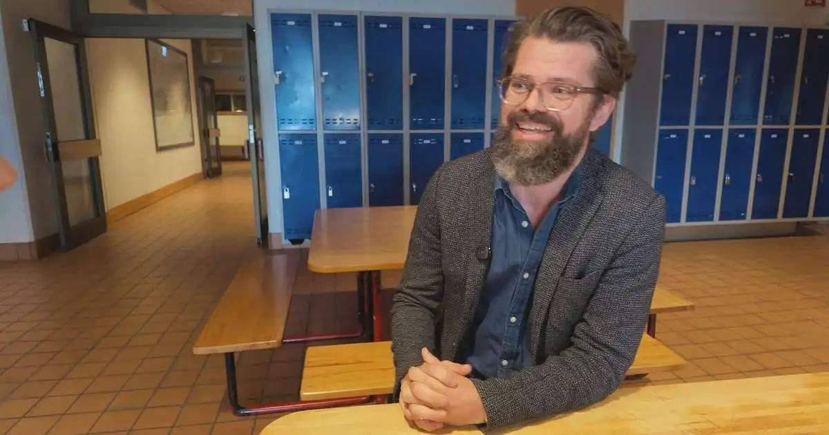Hluti foreldrahópsins á erfitt með að venjast símafríi barnanna