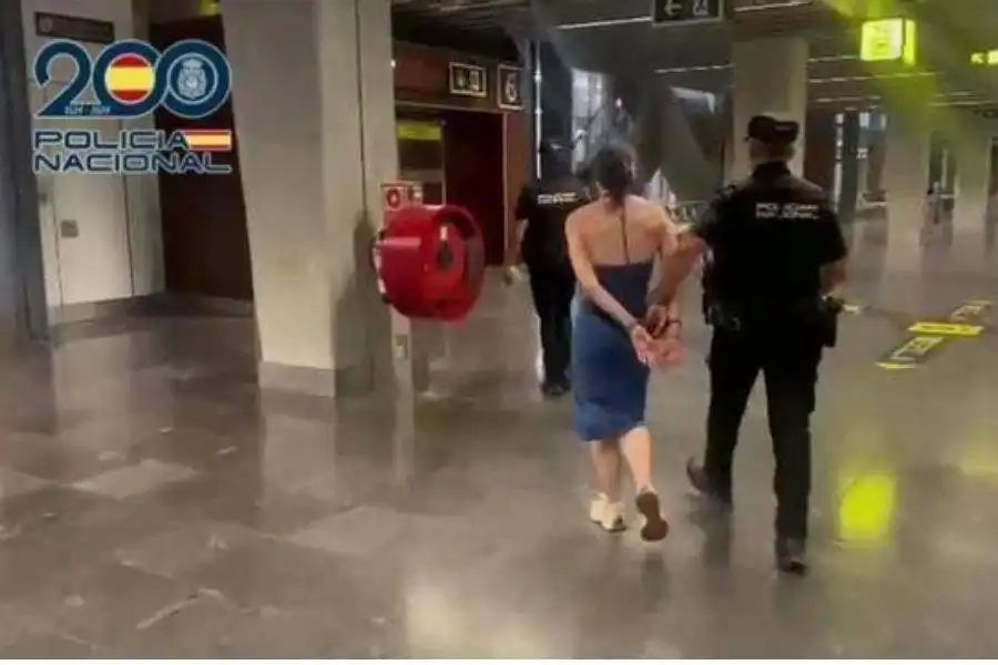 Holidaymaker arrested at Gran Canaria Airport over unpaid hotel bill