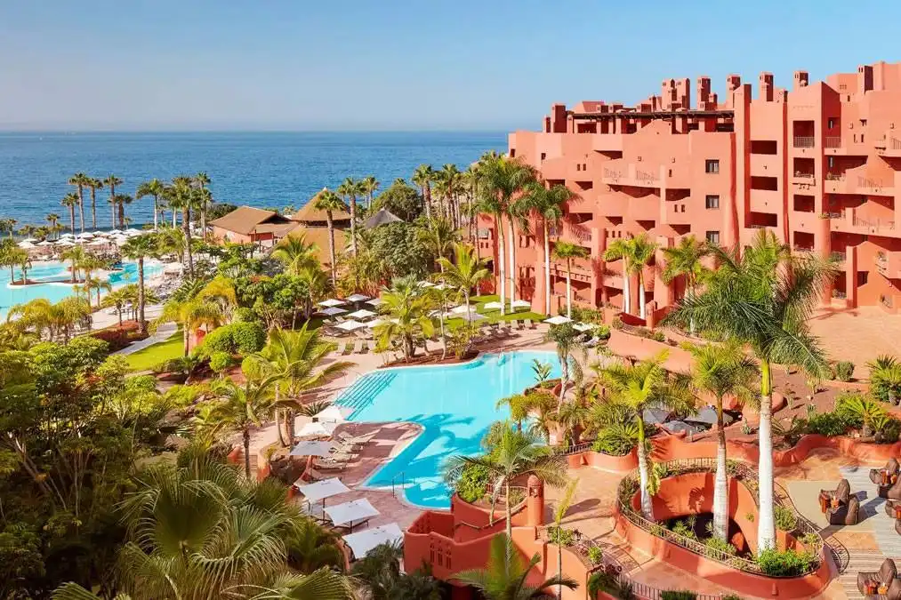 Hotel investment in the Canary Islands slows after record-breaking 2025