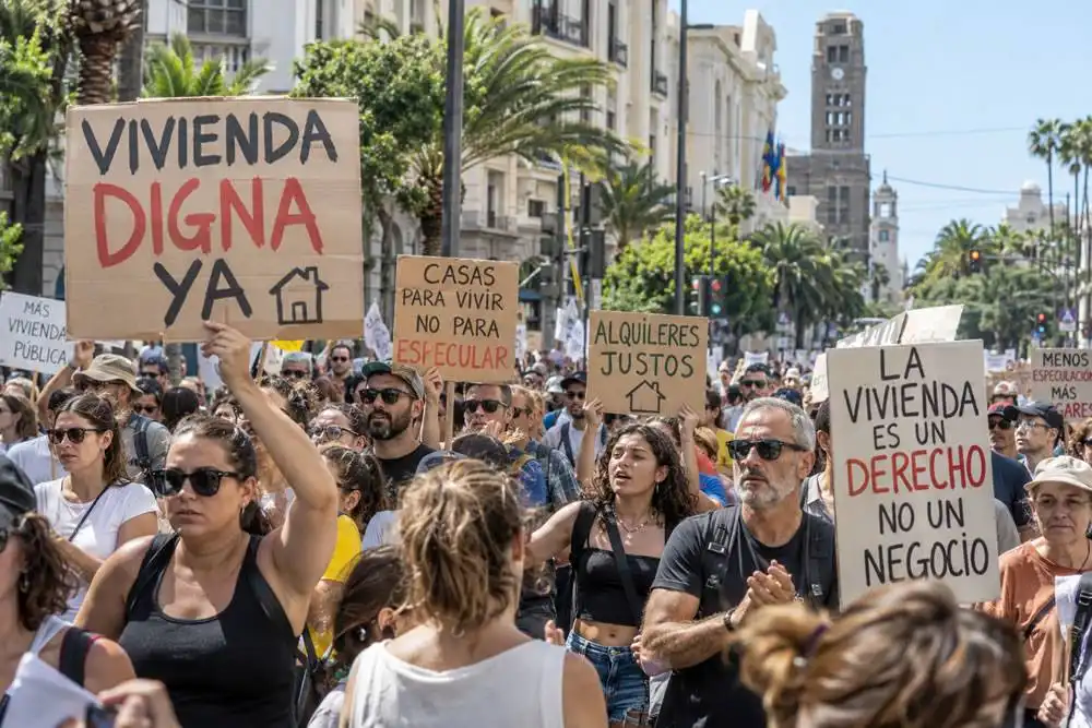 HOUSING PROTESTS TAKE TO THE STREETS IN FOUR CANARY ISLANDS