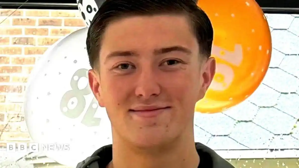 How police took eight minutes to find Henry Nowak's fatal stab wound