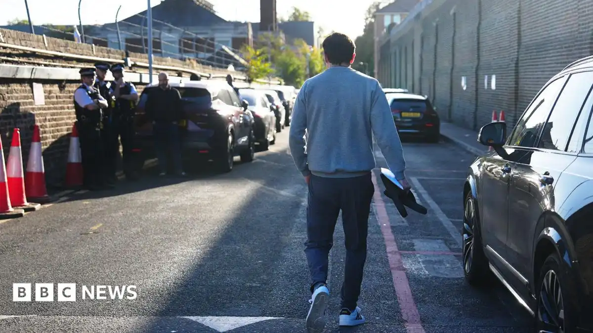 Hundreds of criminals leave prison under early release scheme