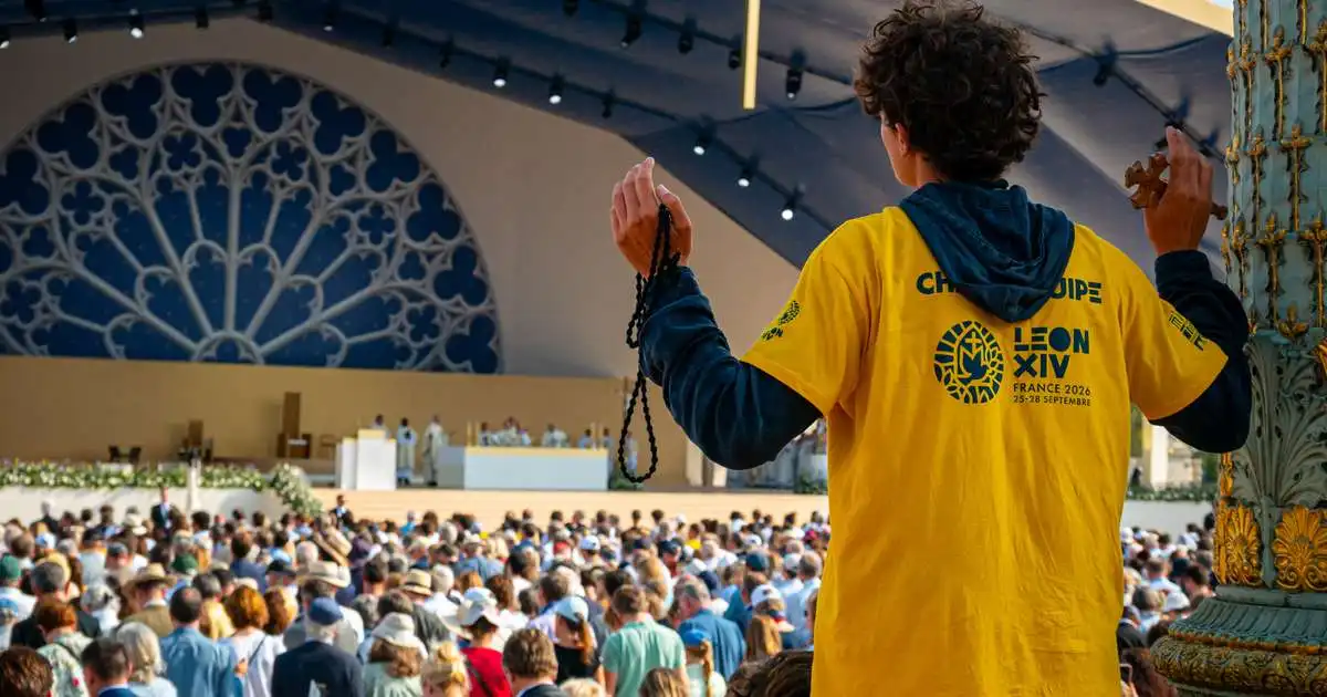 Hundruð þúsunda fögnuðu Leó páfa í París: „Unga fólkið er kirkja nútímans“