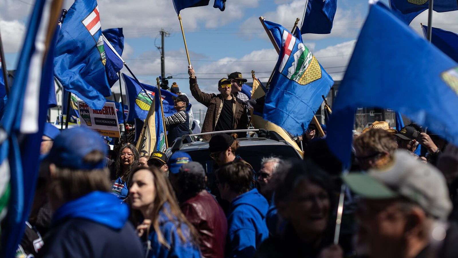 Hundruð þúsunda krefjast at­kvæða­greiðslu um sjálf­stæði Alberta - Vísir