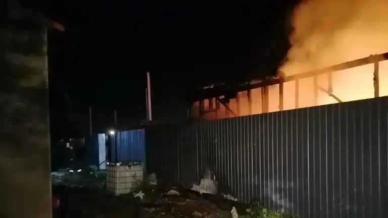 Hundruð úkraínskra dróna réðust á Moskvu í nótt