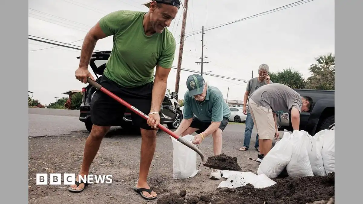 Hurricane Lala: Hawaii battles strong winds and rain as storm threat looms