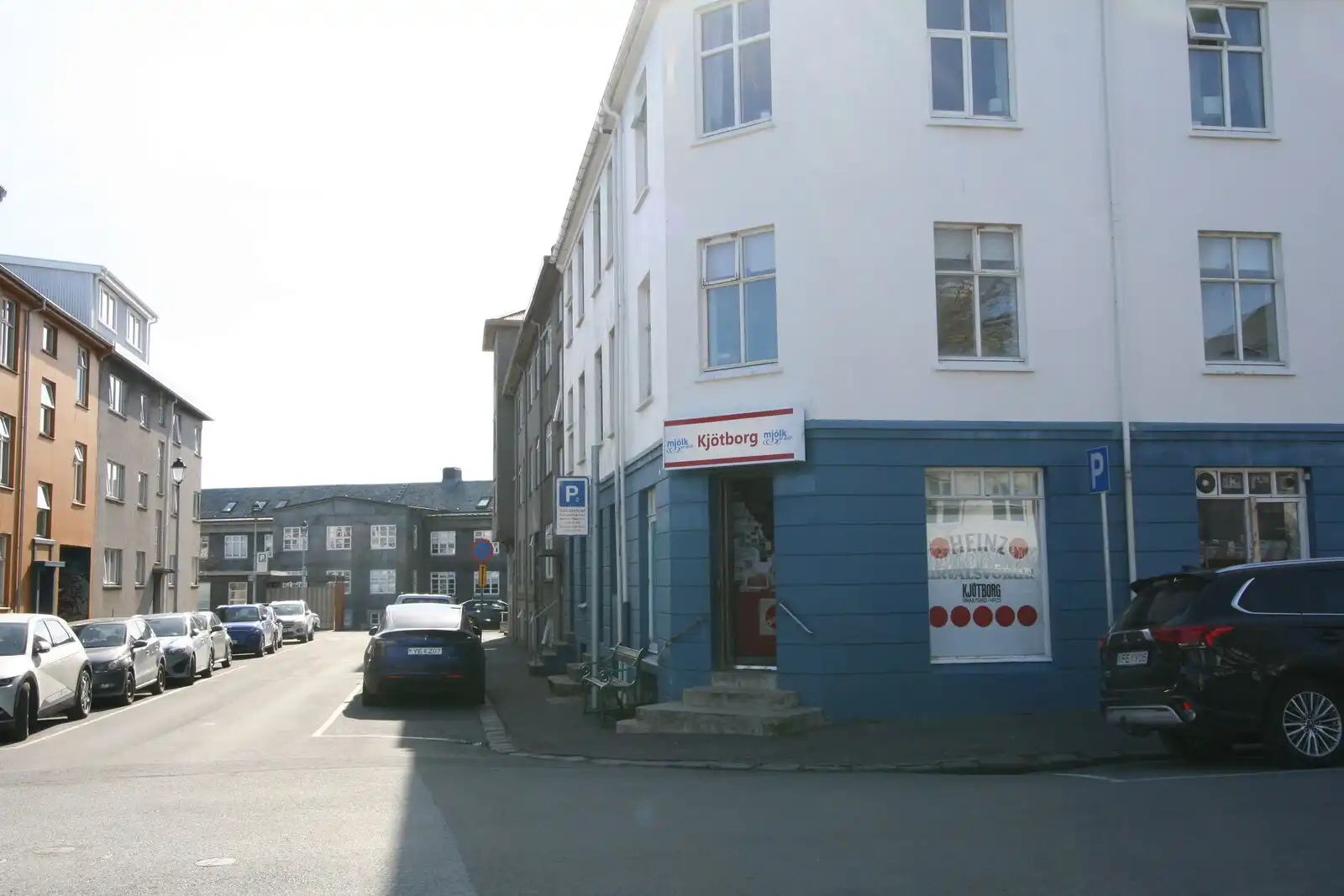 Húsnæði „kaupmannsins á horninu“ í Vesturbæ til sölu - DV