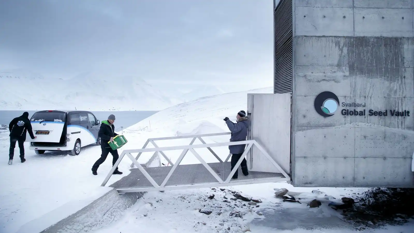 Hvað er í gangi á Sval­barða? - Vísir