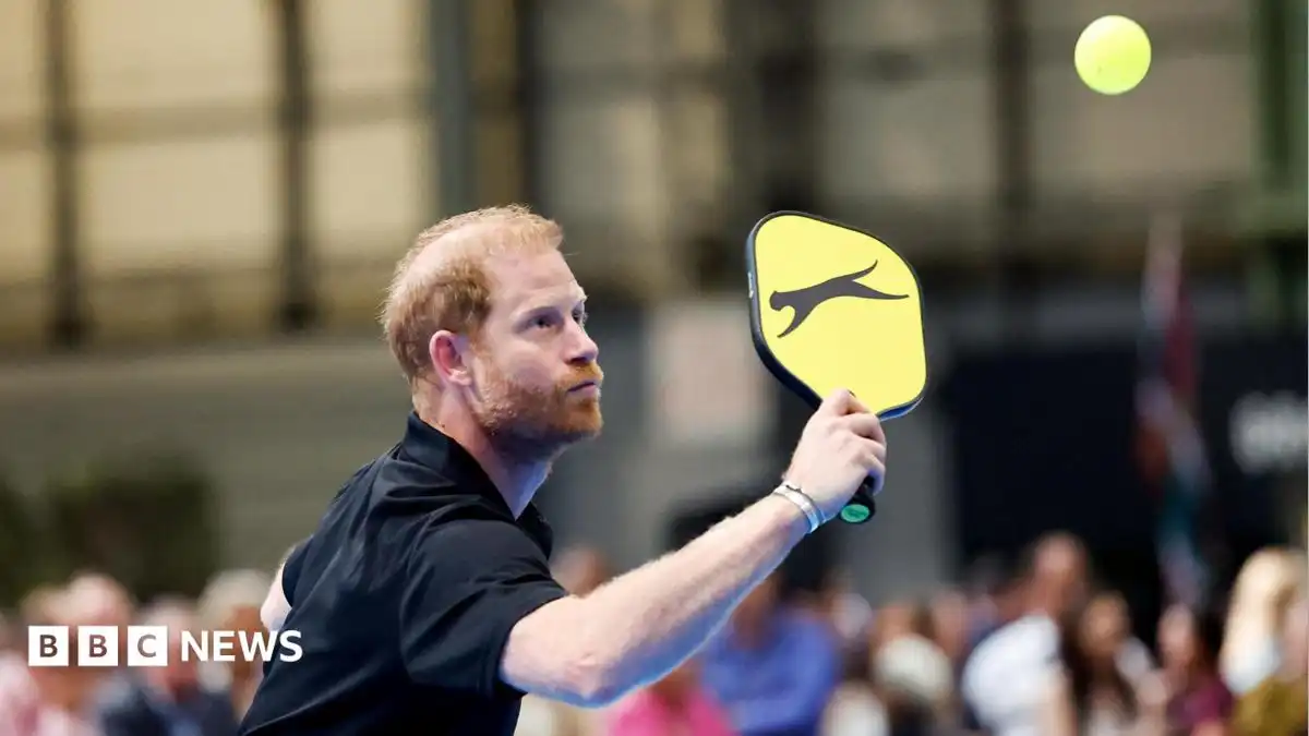 Invictus Games: Prince Harry arrives at event without Meghan