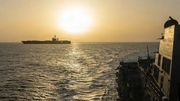 Íran býðst til að opna Hormuz-sund á ný