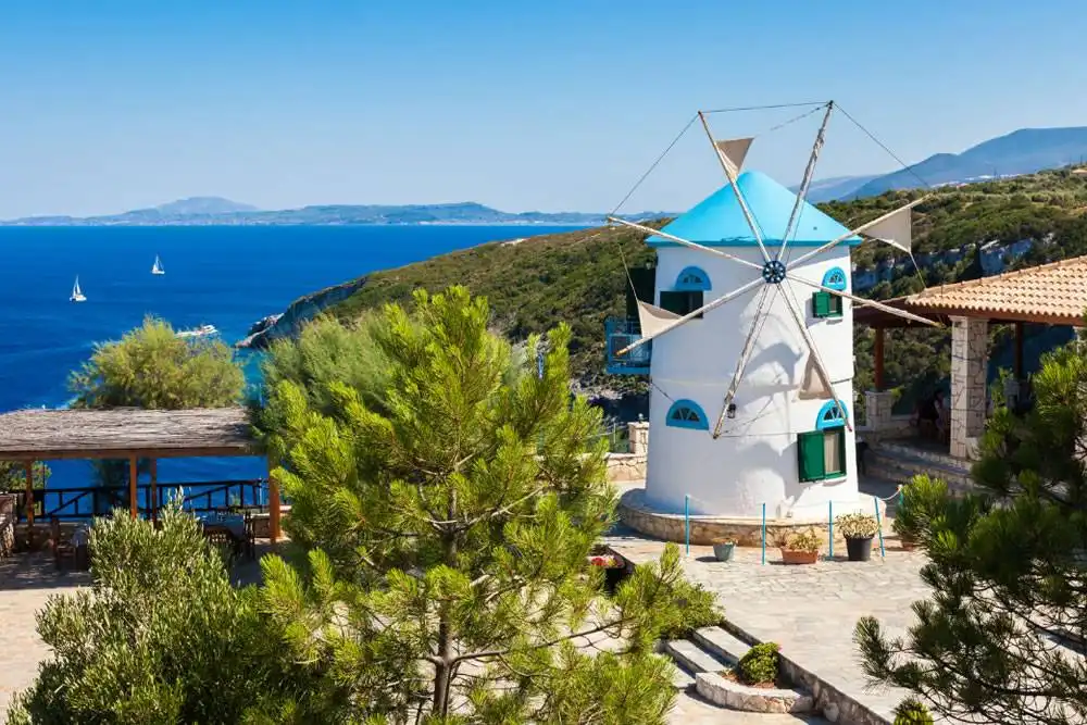 Island Hopping in Greece and where to base yourself