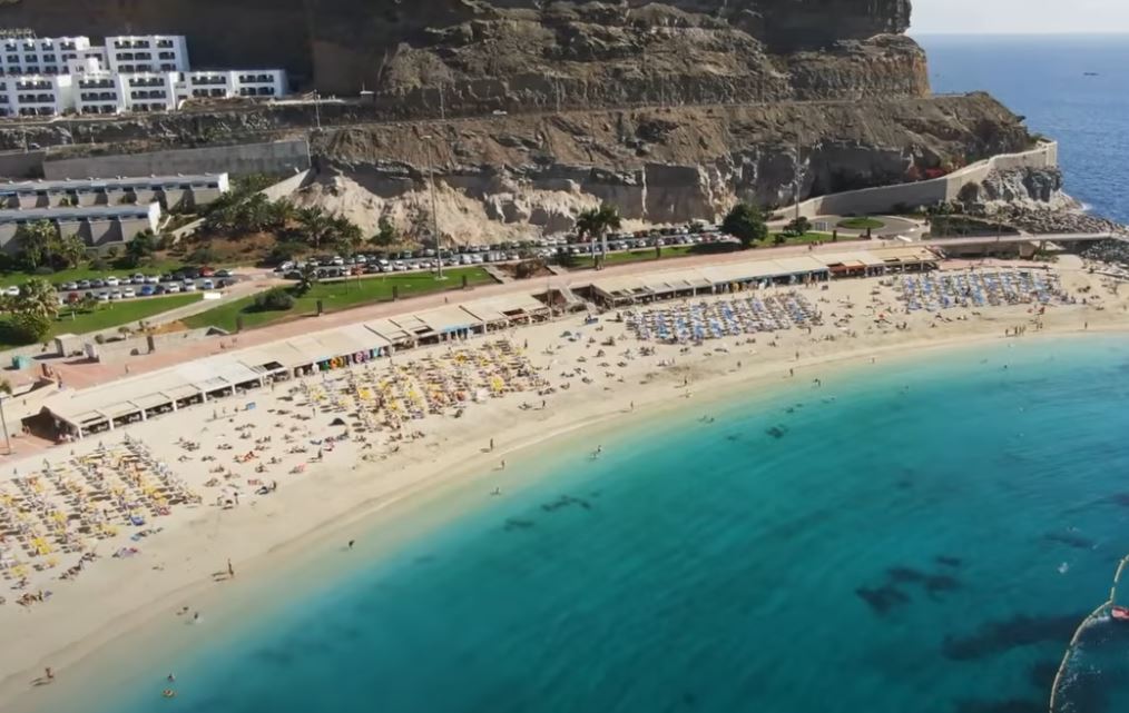 Íslendingar sviknir um milljónir á Kanarí - Tryggingafélag varar við læknastofu - DV