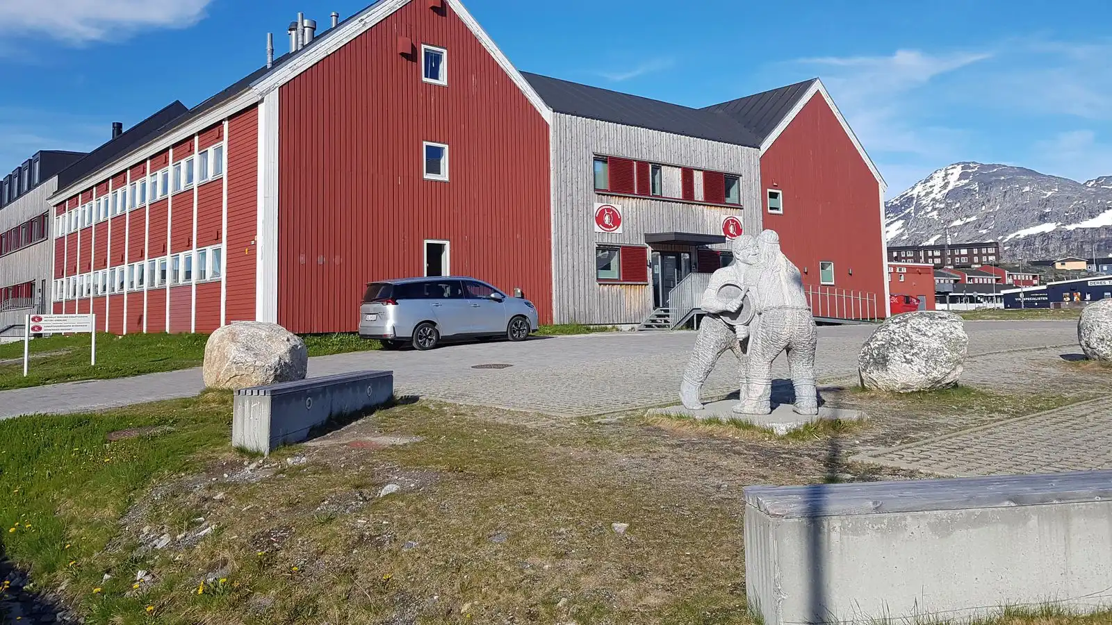 Ís­lendingur reyndi að smygla milljónum í reiðu­fé frá Græn­landi - Vísir