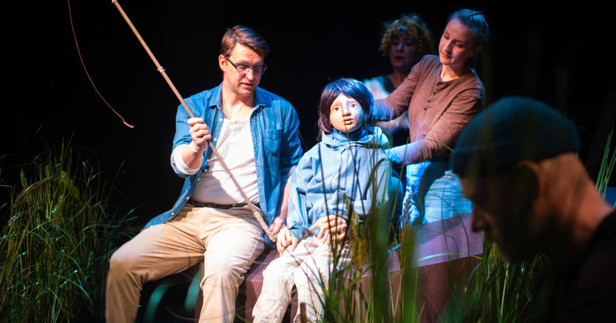 Íslenskur brúðusöngleikur frumsýndur í Samkomuhúsinu