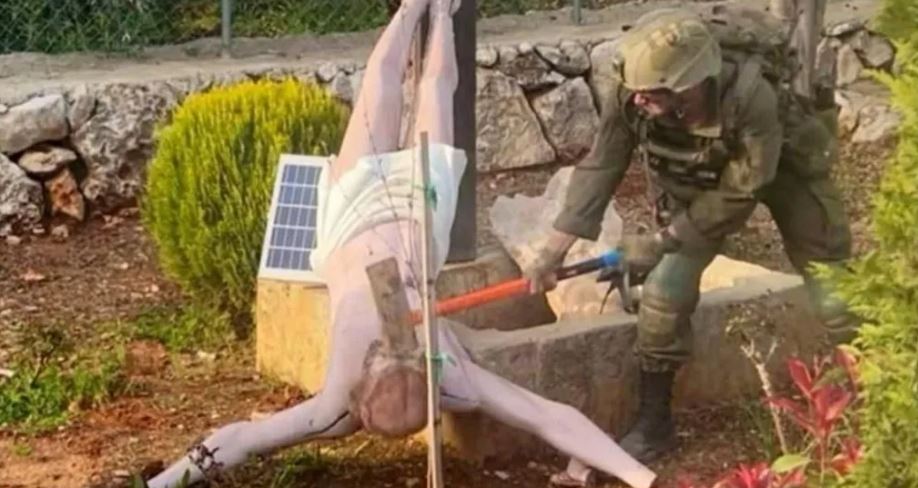 Ísraelar eyðileggja trúartákn kristinna manna – Prestur segir þetta ekki í fyrsta sinn - DV