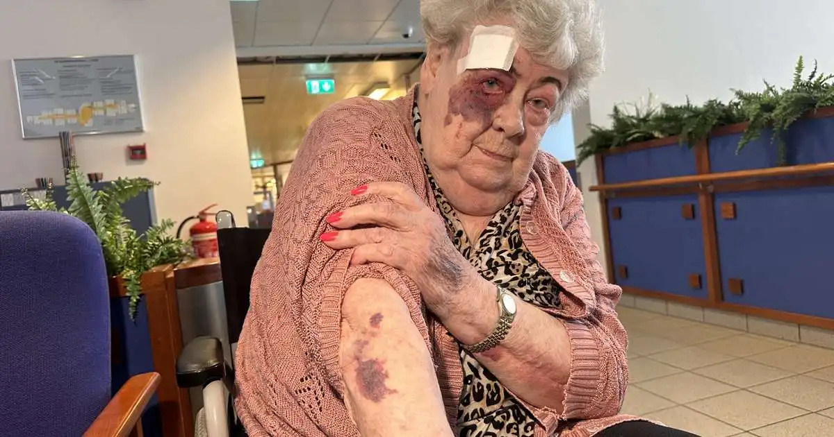 Ítrekað varað við slysagildru í Grafarvogi: „Þessi gangstétt er ónýt“