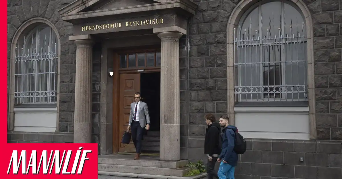 Jakob dæmdur fyrir gróft barnaníðsefni í símanum