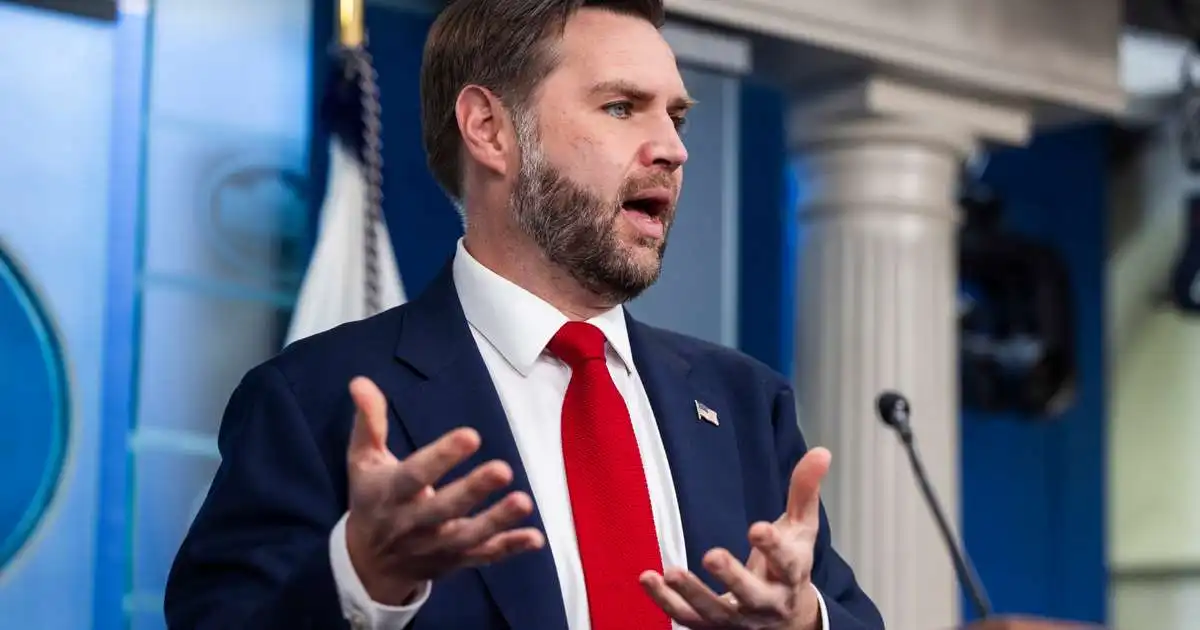 JD Vance: „Milljónir tonna af olíu flæða um Hormússund“