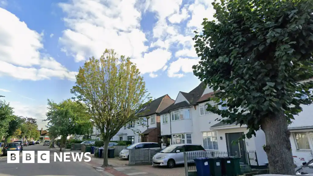 Jewish man injured after attack by group of men in north London