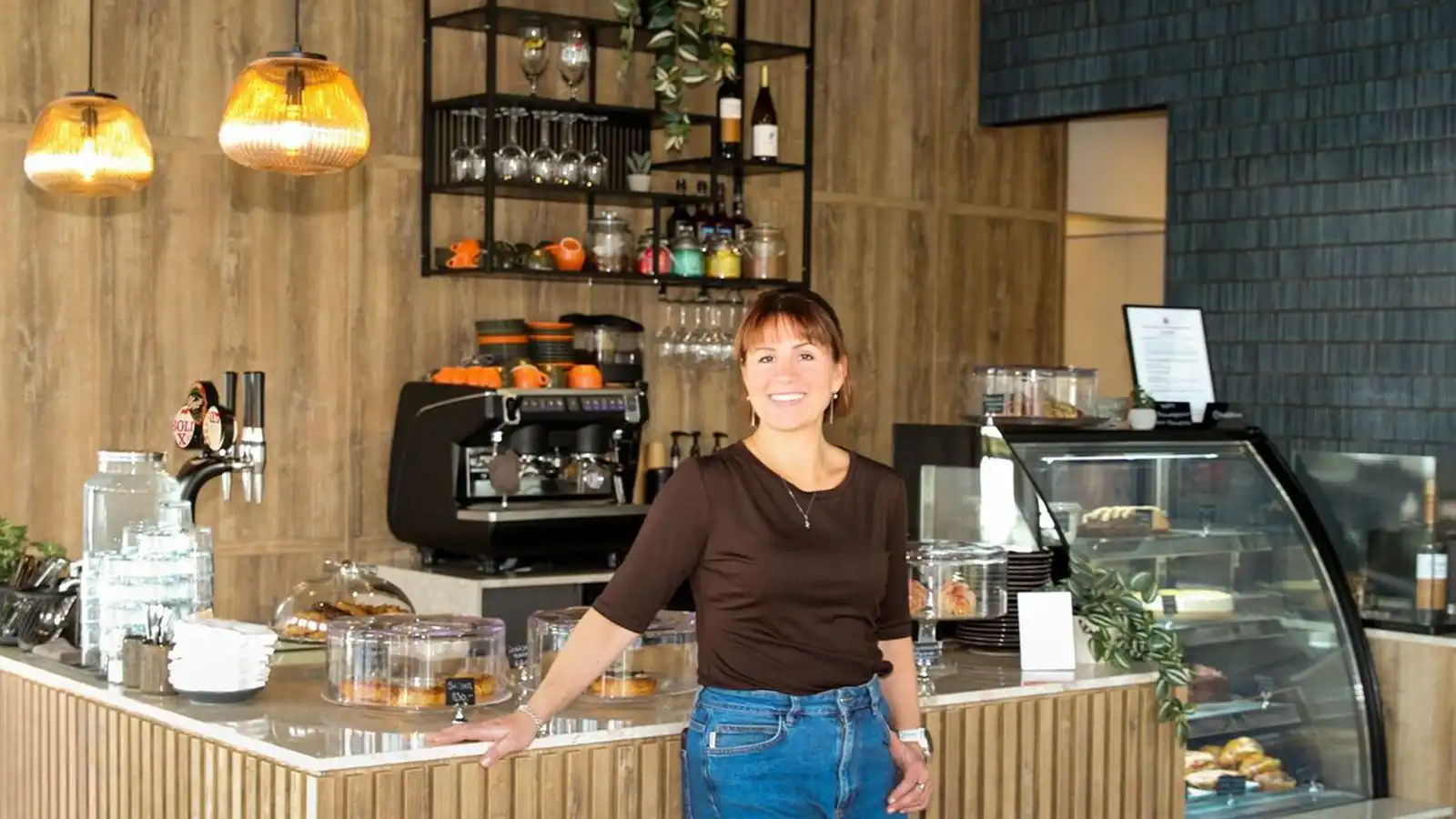 Kaffi Flauel er nýtt kaffi­hús í Ár­bæ - Vísir