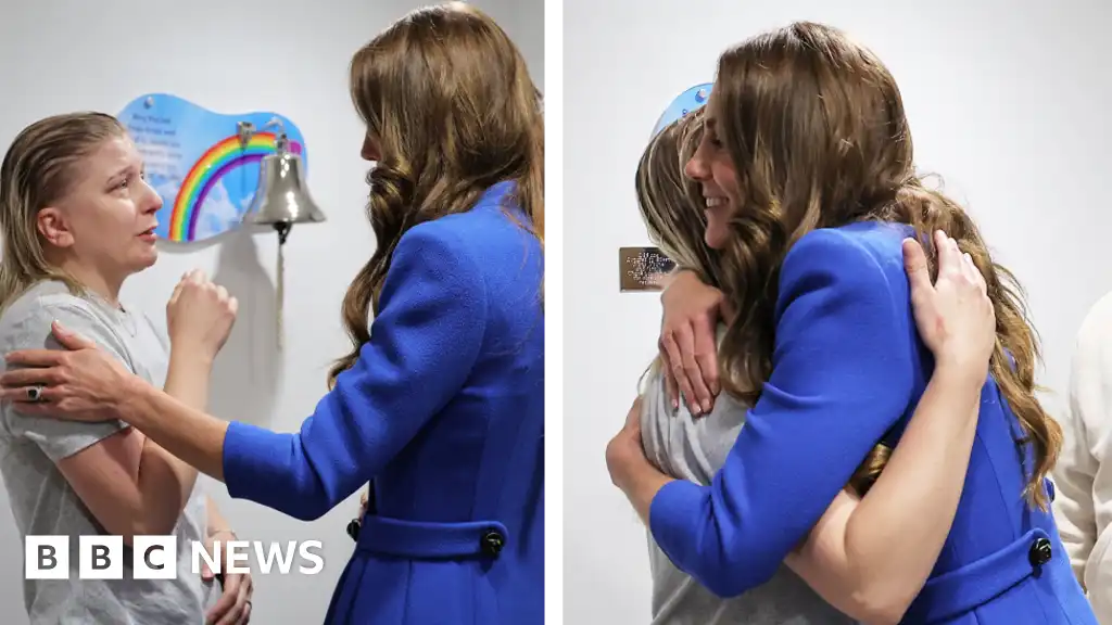 Kate hugs mum ringing 'end of cancer treatment' bell at hospital