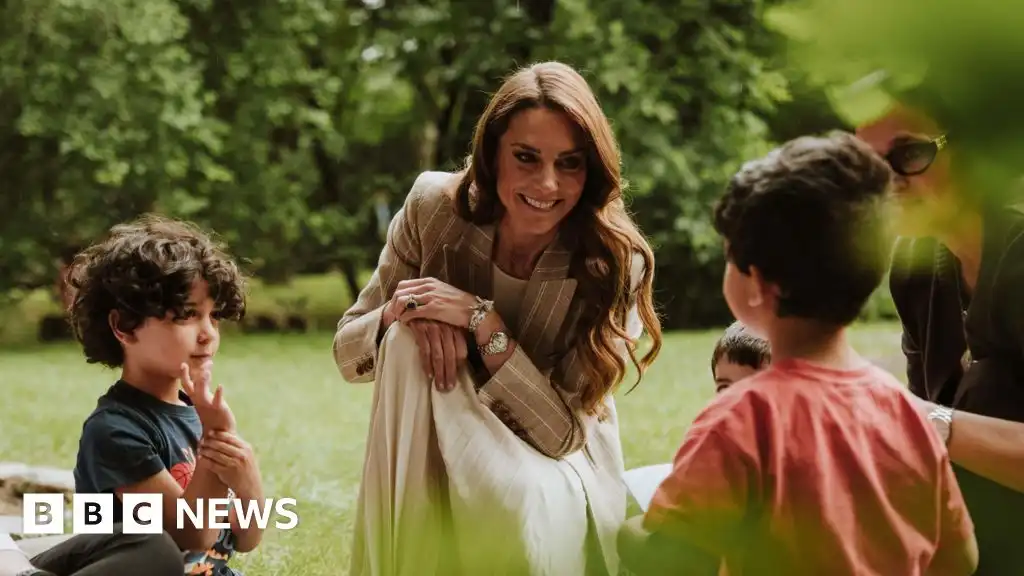 Kate writes essay on her Italy tour, as new pictures released