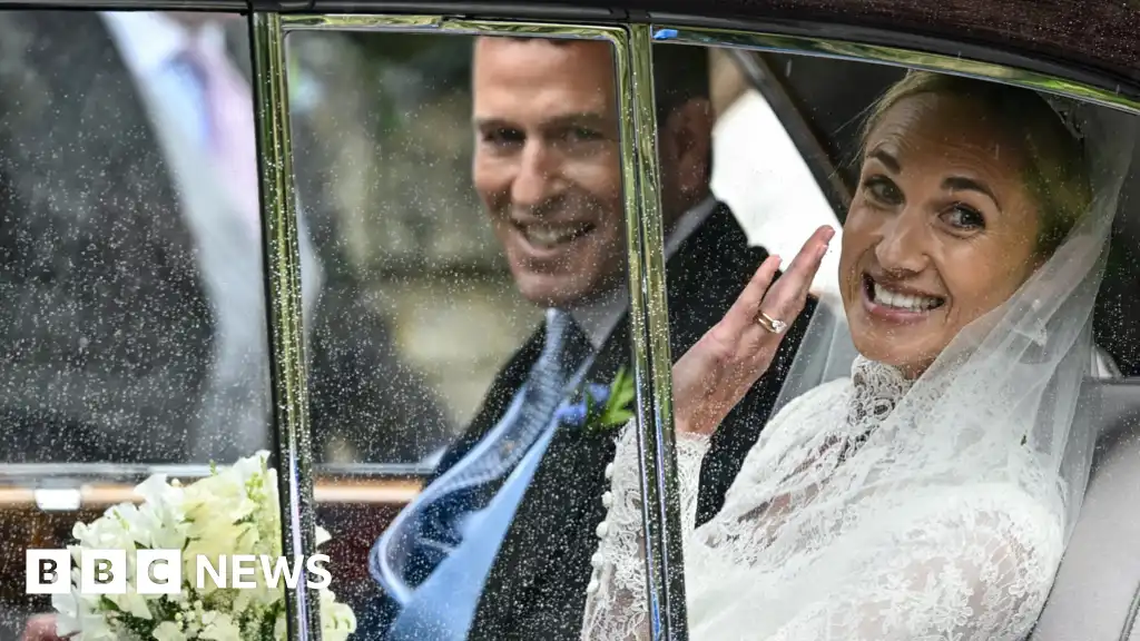 King's nephew Peter Phillips weds NHS nurse